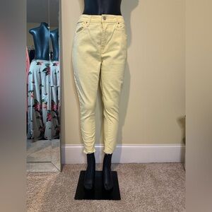 Levi's Women's Light Yellow Ankle Jeans